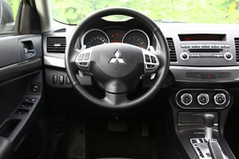 2011款三菱翼神1.8L