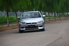 2011款三菱翼神1.8L