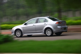 2011款三菱翼神1.8L