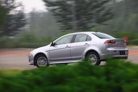 2011款三菱翼神1.8L