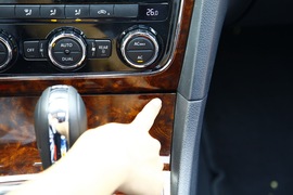 2011款上海大众全新帕萨特1.8T御尊版试驾实拍