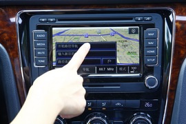 2011款上海大众全新帕萨特1.8T御尊版试驾实拍