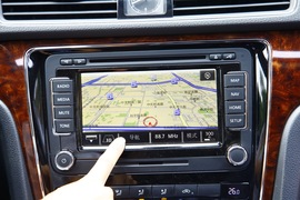 2011款上海大众全新帕萨特1.8T御尊版试驾实拍