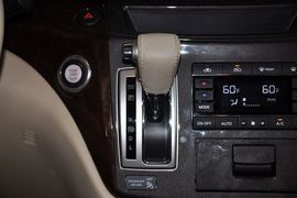 2011款日产贵士3.5L自动版到店实拍