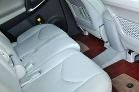2011款丰田RAV4