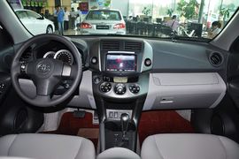 2011款丰田RAV4