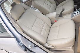 2011款丰田花冠1.6L