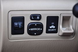 2011款丰田花冠1.6L