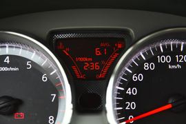 2011款日产新阳光对比测试