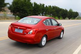 2011款日产新阳光对比测试