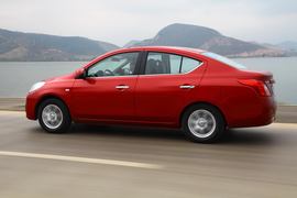 2011款日产新阳光对比测试