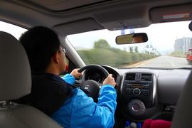 2011款日产新阳光对比测试