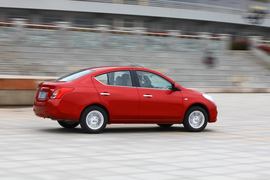 2011款日产新阳光对比测试