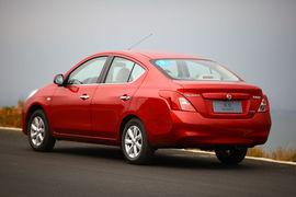 2011款日产新阳光对比测试