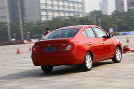 2011款日产新阳光对比测试