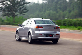 2011款三菱翼神1.8L