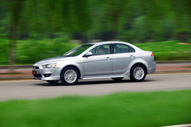 2011款三菱翼神1.8L