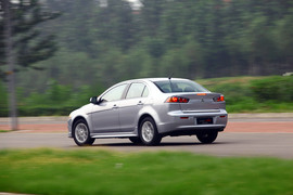 2011款三菱翼神1.8L