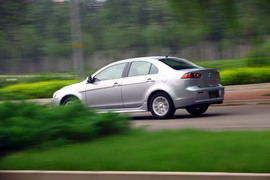 2011款三菱翼神1.8L