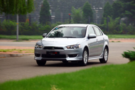 2011款三菱翼神1.8L