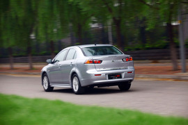 2011款三菱翼神1.8L
