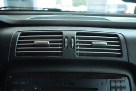 2011款奔驰R350L