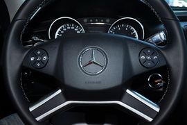 2011款奔驰R350L