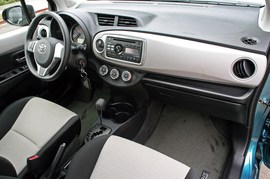 2012款丰田雅力士