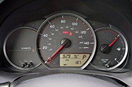 2012款丰田雅力士