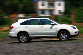 2011款比亚迪S6试驾