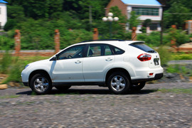 2011款比亚迪S6试驾