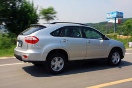 2011款比亚迪S6试驾