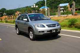 2011款比亚迪S6试驾