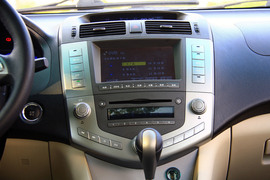 2011款比亚迪S6试驾