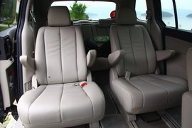 2011款一汽马自达8千岛湖试驾