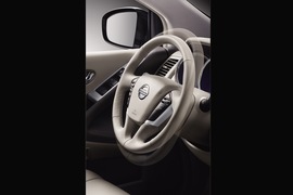 2011款东风日产楼兰