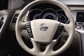 2011款东风日产楼兰