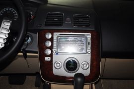 2011款荣威W5