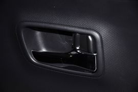 2011款三菱欧蓝德劲界