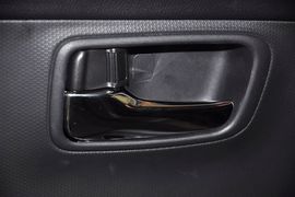 2011款三菱欧蓝德劲界