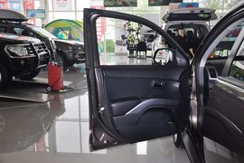 2011款三菱欧蓝德劲界