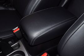 2011款三菱欧蓝德劲界