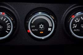 2011款三菱欧蓝德劲界