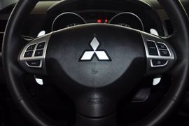 2011款三菱欧蓝德劲界