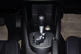 2011款三菱欧蓝德劲界