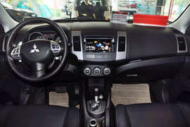 2011款三菱欧蓝德劲界