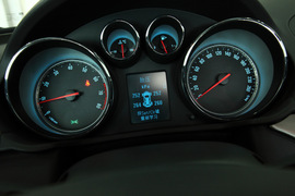 别克君威对比丰田锐志