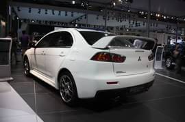 三菱蓝瑟翼豪陆神