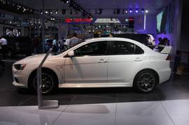 三菱蓝瑟翼豪陆神