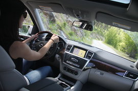 2012款奔驰ML海外试驾实拍